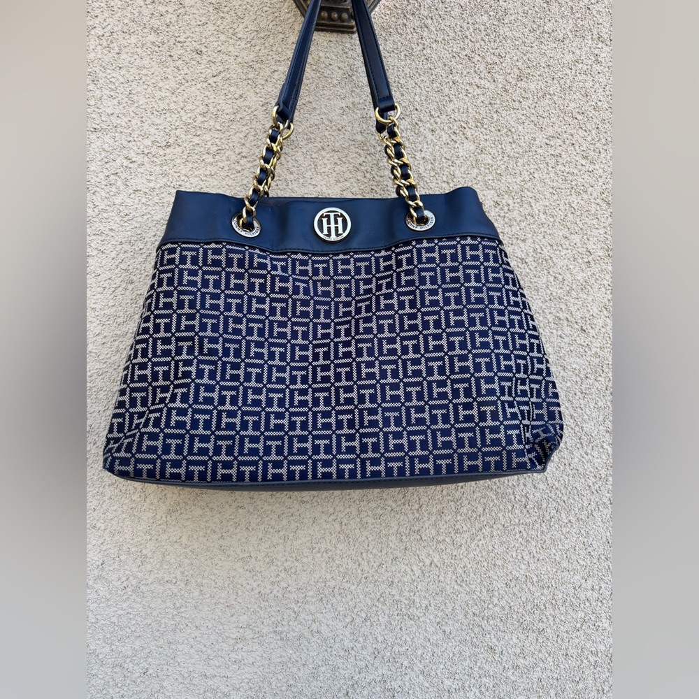 Tommy Hilfiger Blue Shoulder Bag with Geometric Design